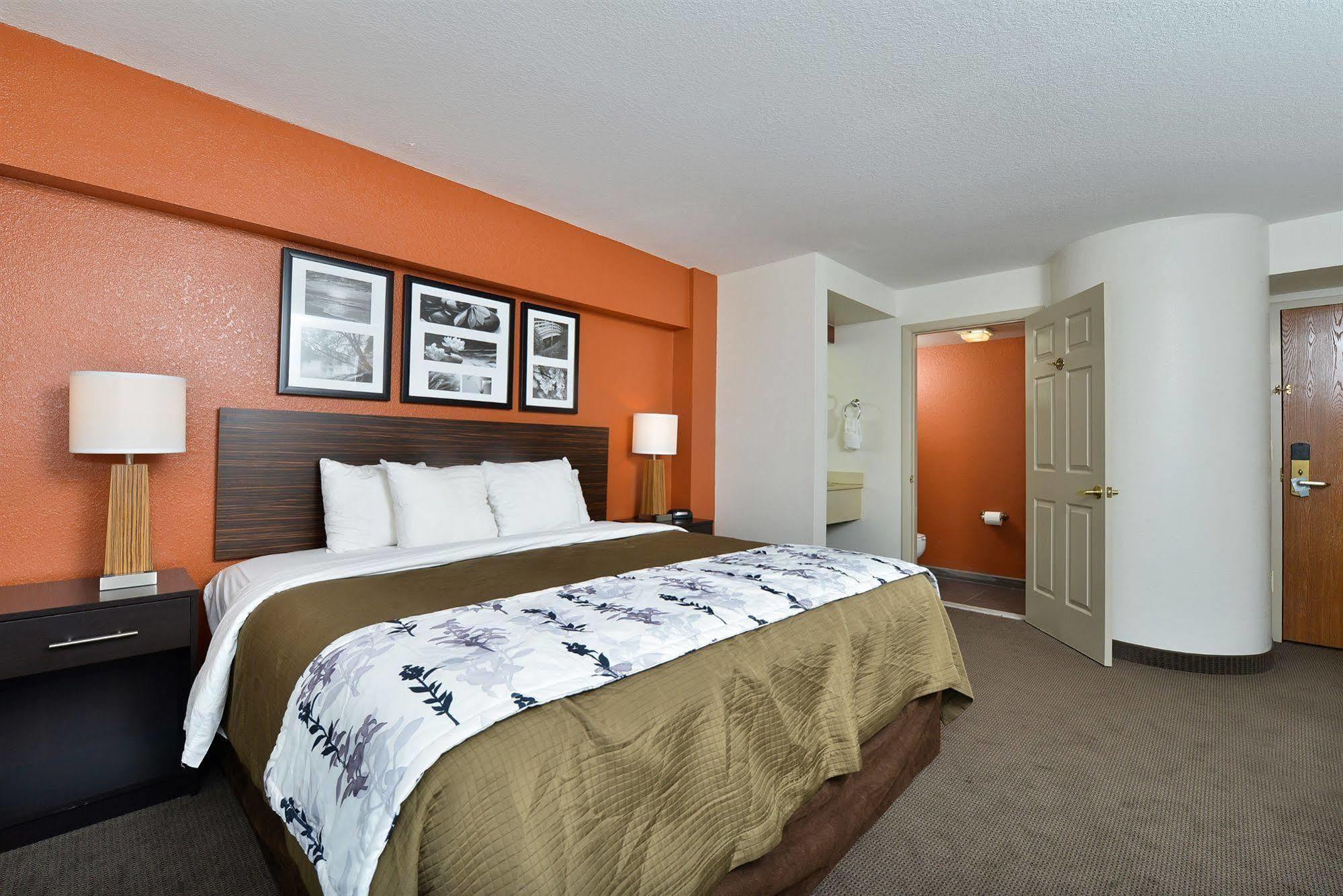 إلنتون Sleep Inn & Suites Riverfront المظهر الخارجي الصورة